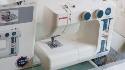 Електромеханічна швейна машина Janome 412i Style